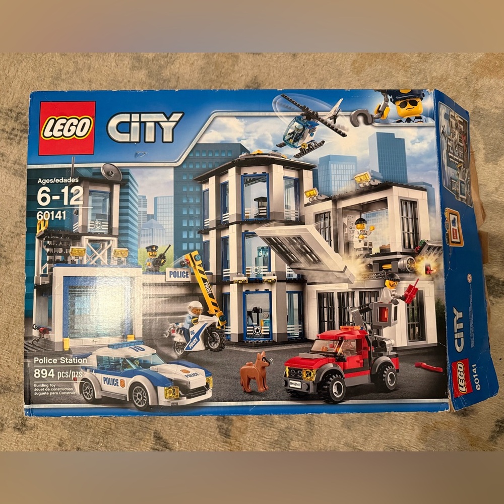 Legos City 60141 Police Station